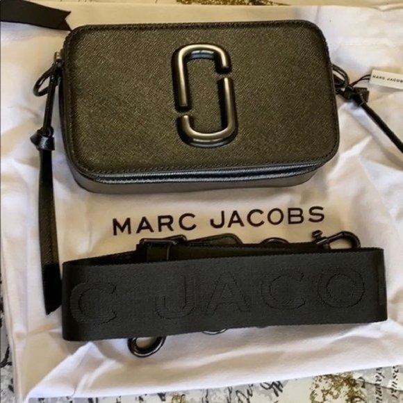 Marc Jacobs Handbags - Marc Jacobs Snapshot DTM cross body camera bag black